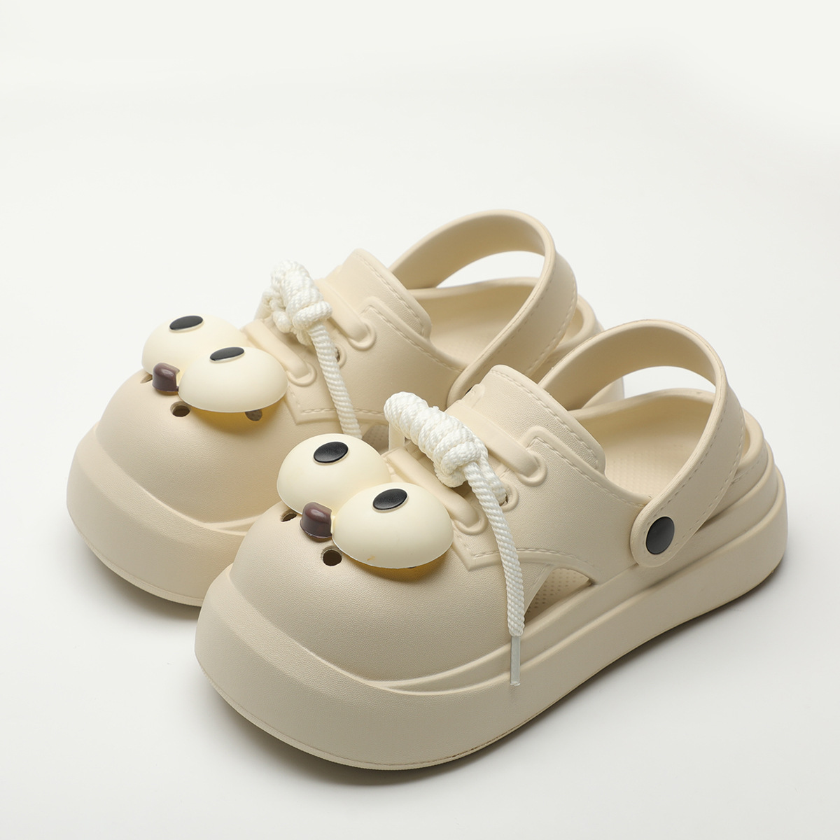 Street Fashion Walking - Simpatici Zoccoli DIY con Occhi Grandi