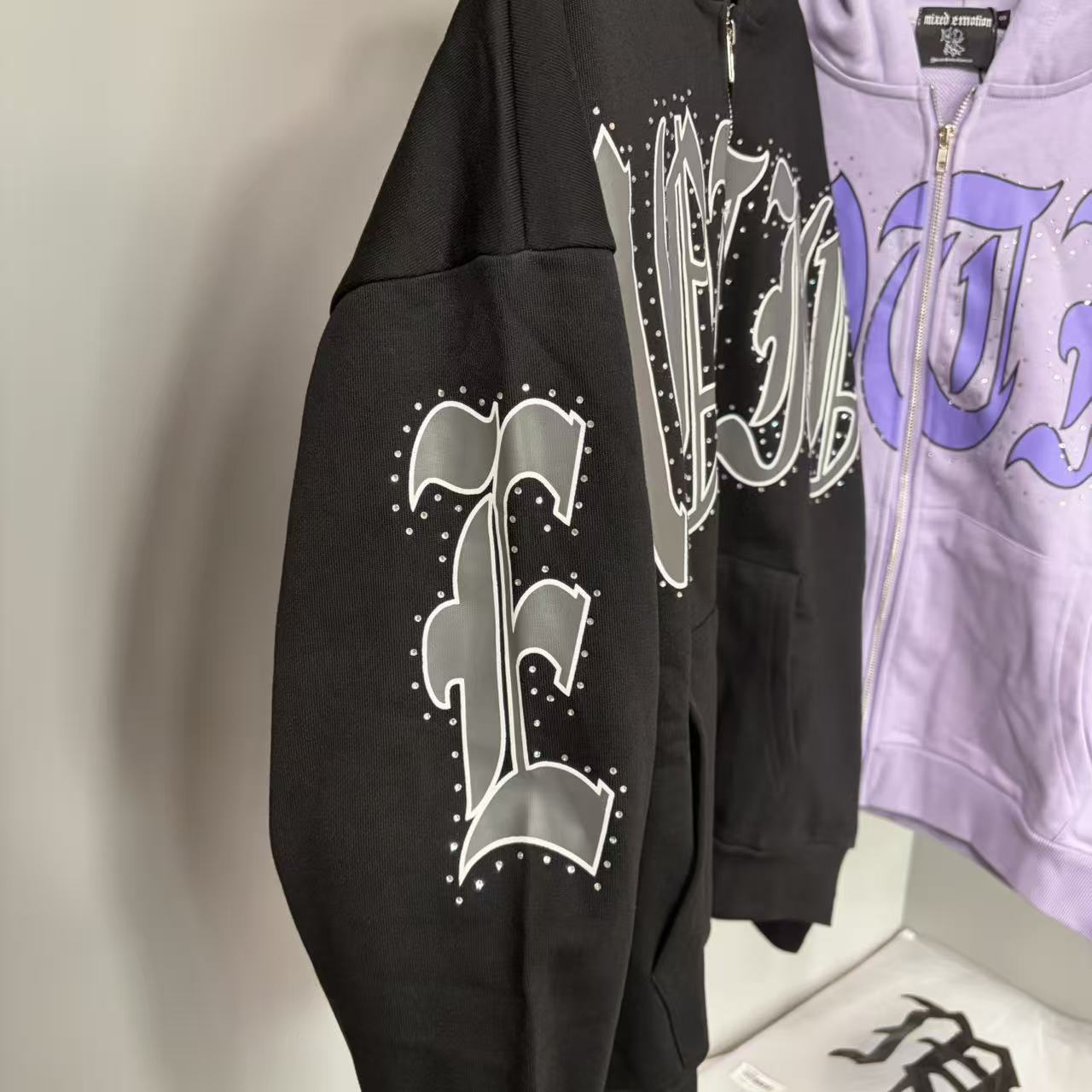 Giacca alla Moda con Zip, Alta - Street Fashion Zip Up Hoodie recensione e prezzo